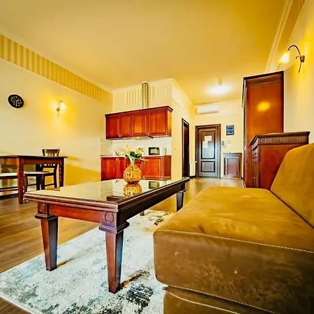 Joy Ruby Red Retreat Apartment