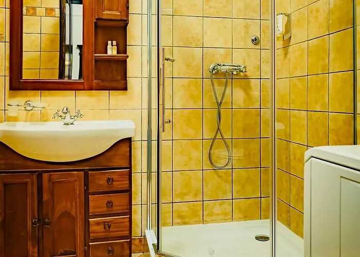 Joy Ruby Red Retreat Apartment